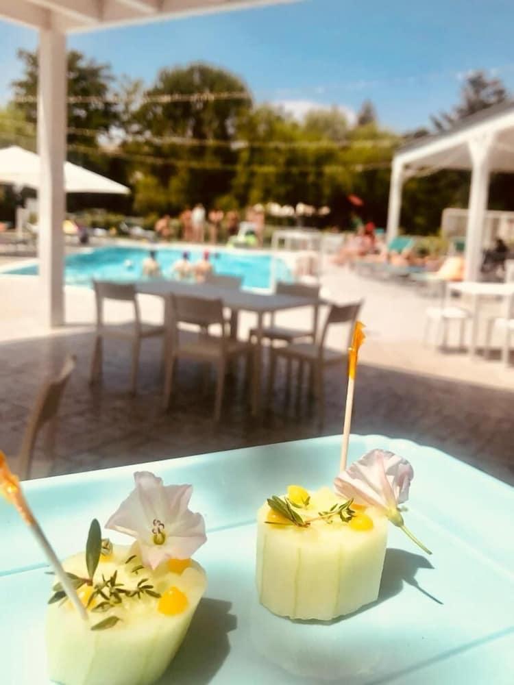 Hotel Santacroce Meeting سولمونا المظهر الخارجي الصورة