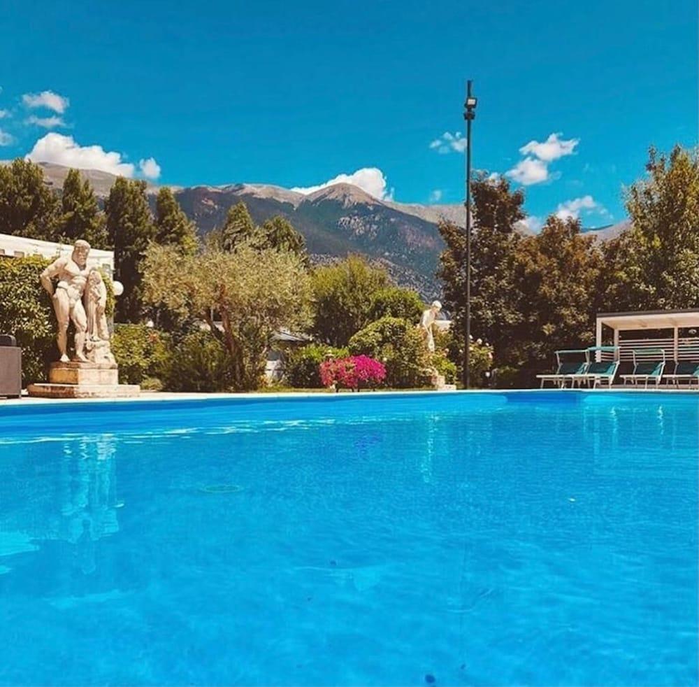 Hotel Santacroce Meeting سولمونا المظهر الخارجي الصورة