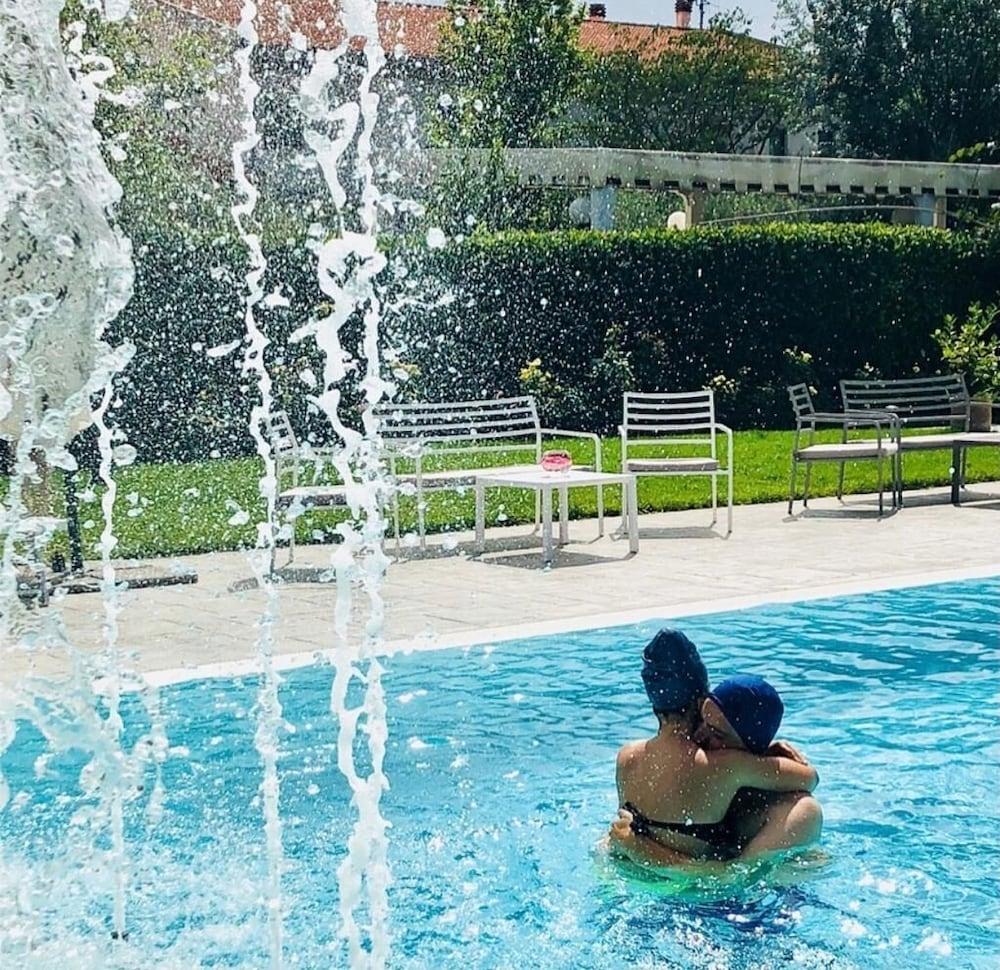 Hotel Santacroce Meeting سولمونا المظهر الخارجي الصورة