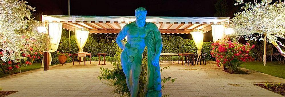 Hotel Santacroce Meeting سولمونا المظهر الخارجي الصورة