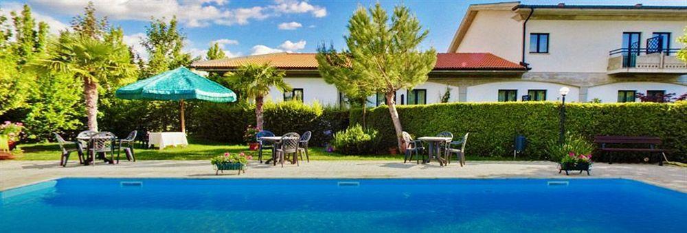 Hotel Santacroce Meeting سولمونا المظهر الخارجي الصورة