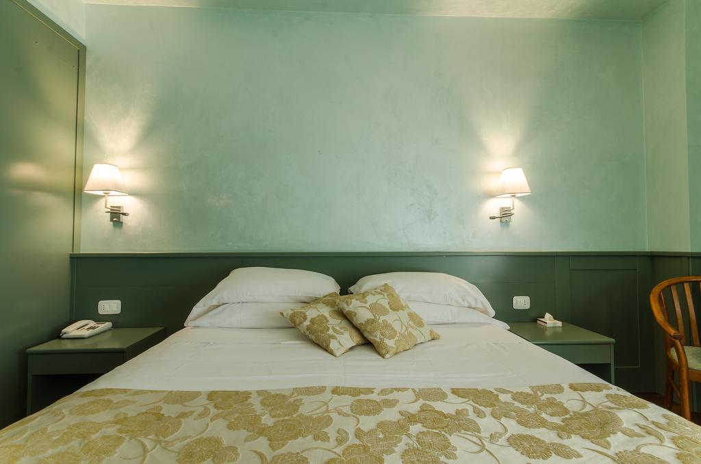 Hotel Santacroce Meeting سولمونا المظهر الخارجي الصورة