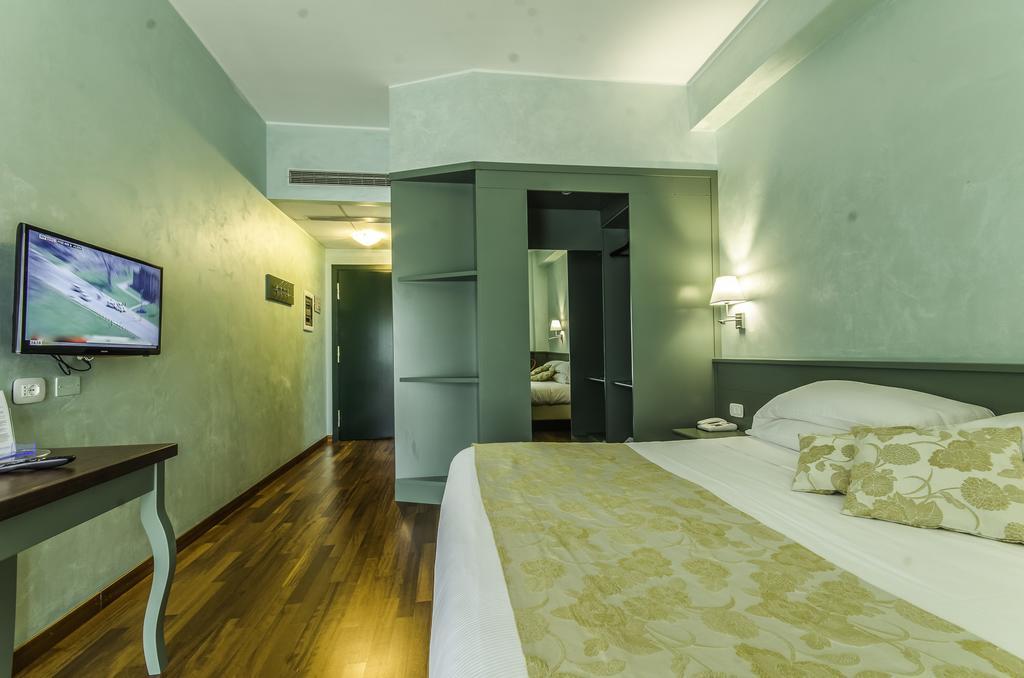 Hotel Santacroce Meeting سولمونا المظهر الخارجي الصورة