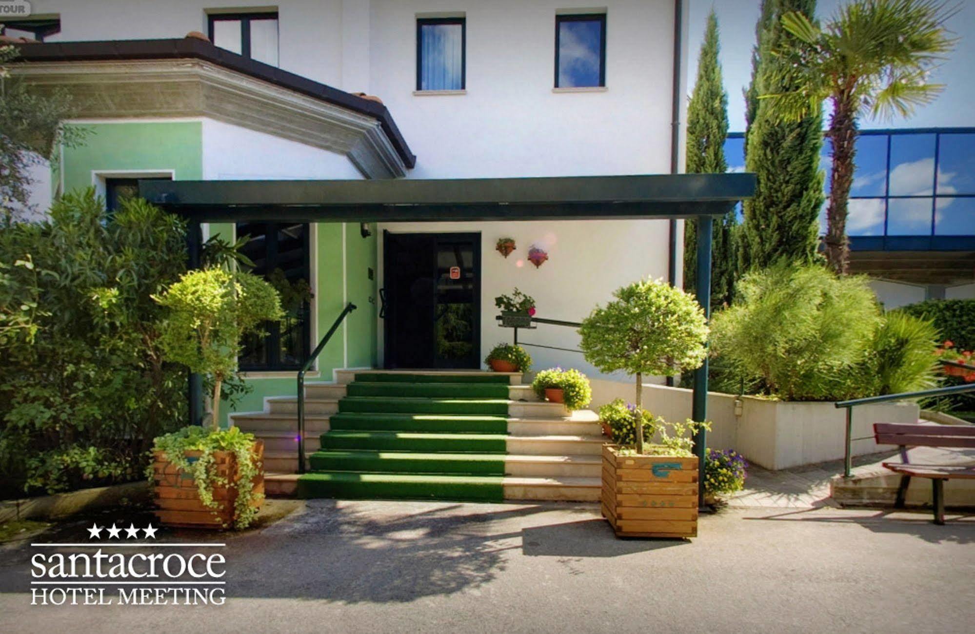 Hotel Santacroce Meeting سولمونا المظهر الخارجي الصورة