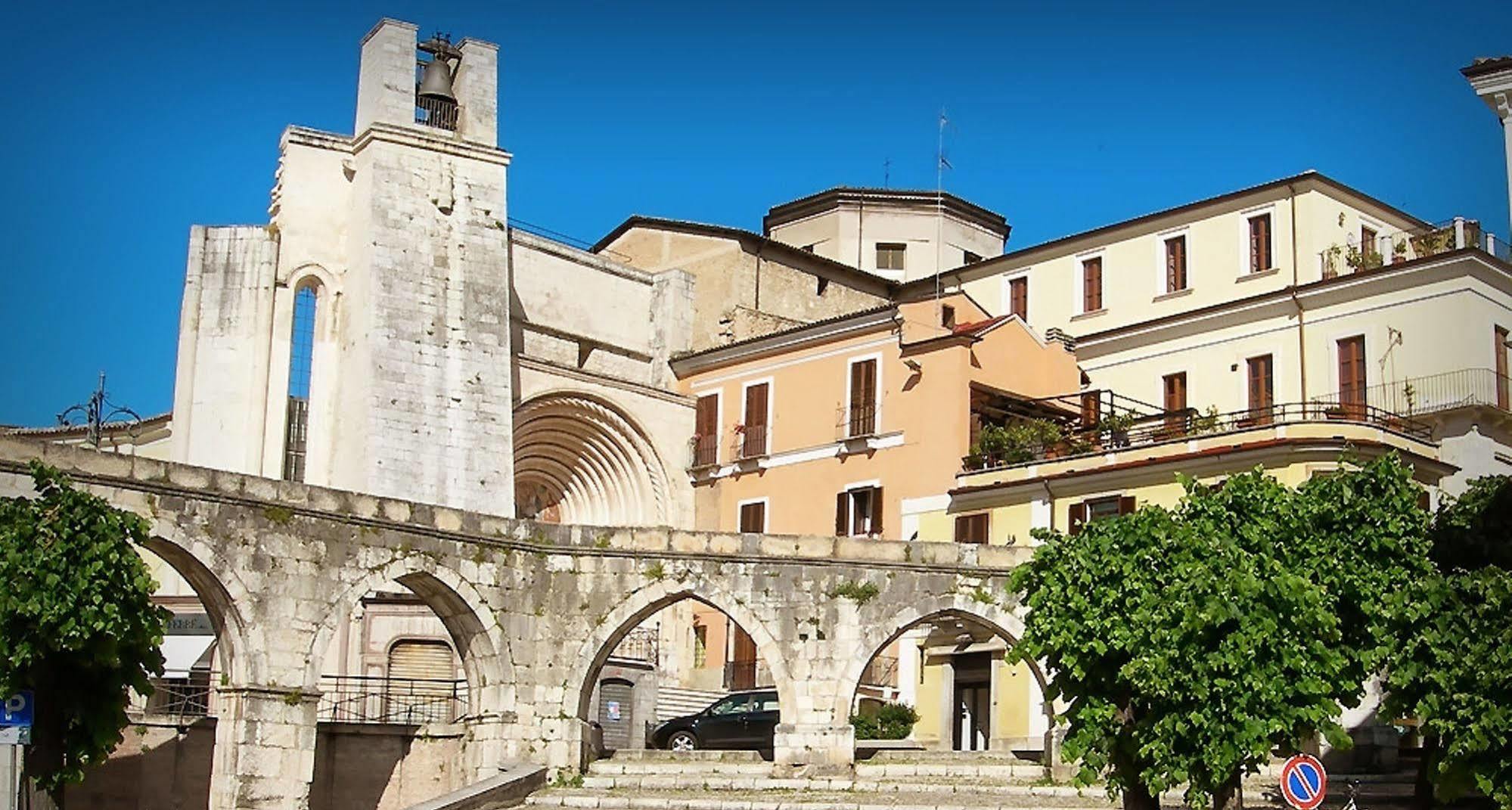 Hotel Santacroce Meeting سولمونا المظهر الخارجي الصورة