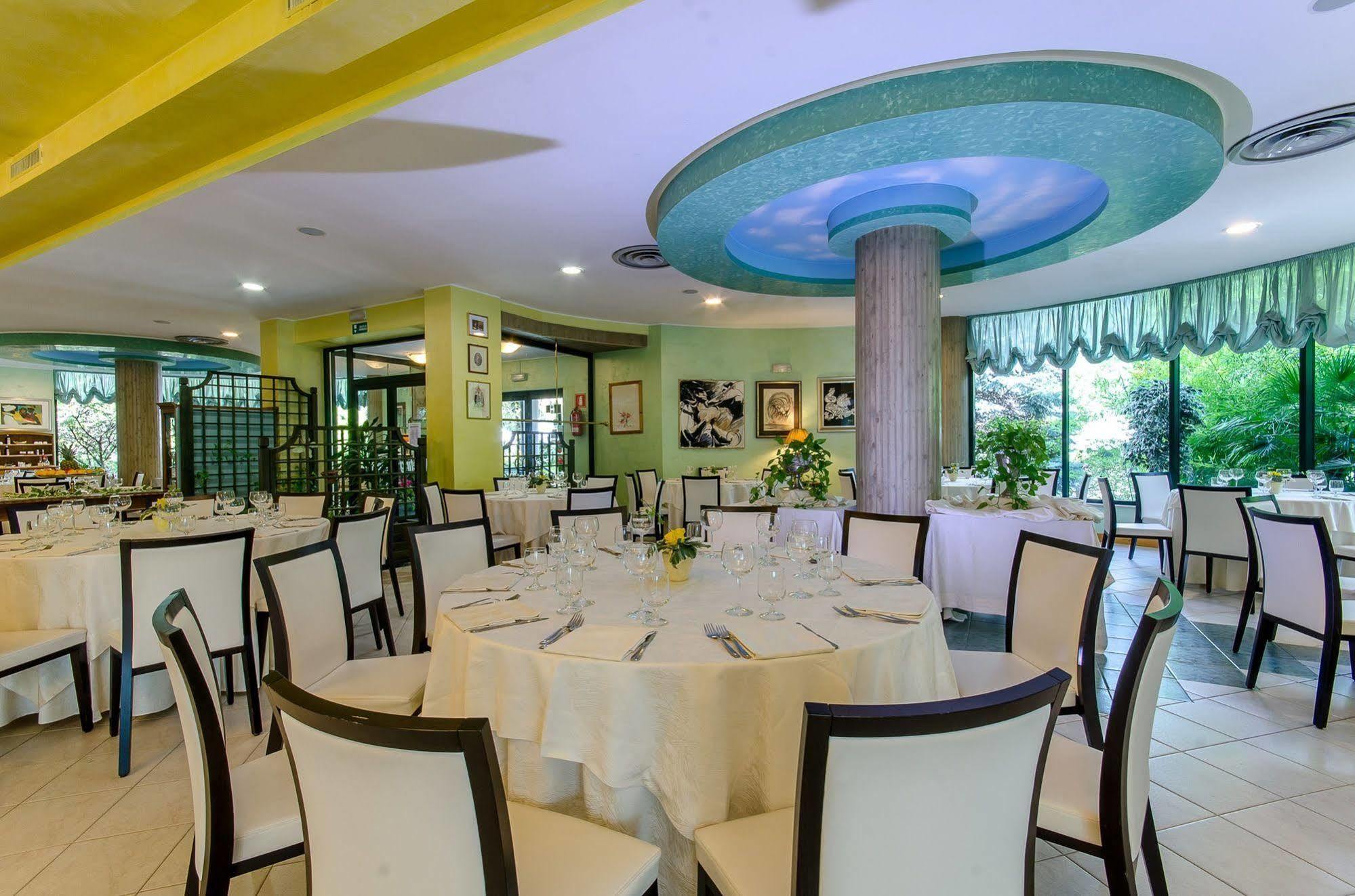 Hotel Santacroce Meeting سولمونا المظهر الخارجي الصورة